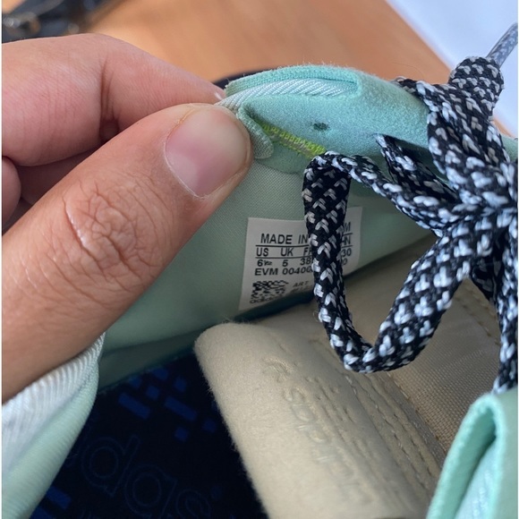 ADIDAS Teal Running Gym Blue White - Picture 9 of 9